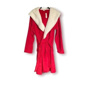 NWT bright red fluffy Victoria’s Seceet fleece robe